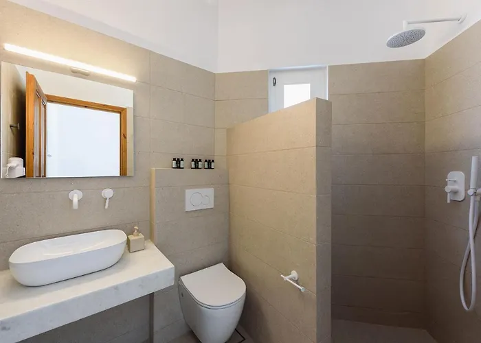 Bilia 3* Naousa (Paros)